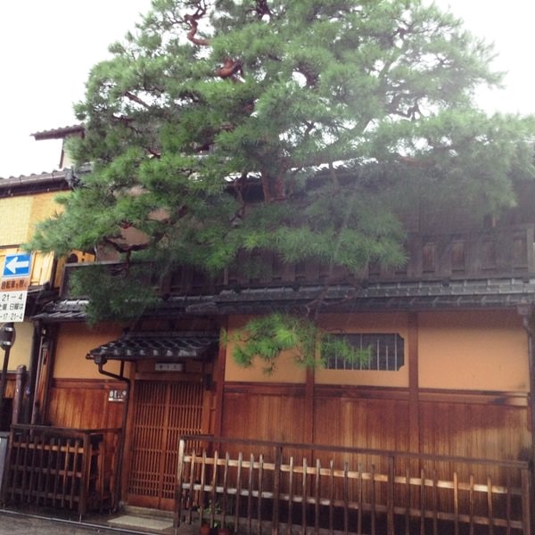 Day9颱風天在京都遛達─祇園、八坂神社、白川、若狭家海鮮丼