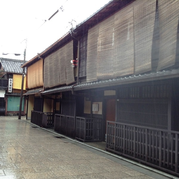 Day9颱風天在京都遛達─祇園、八坂神社、白川、若狭家海鮮丼