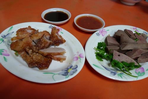 【台北】大稻埕古早味─阿華鯊魚煙、賣麵炎仔(金泉小吃店)、呷二嘴