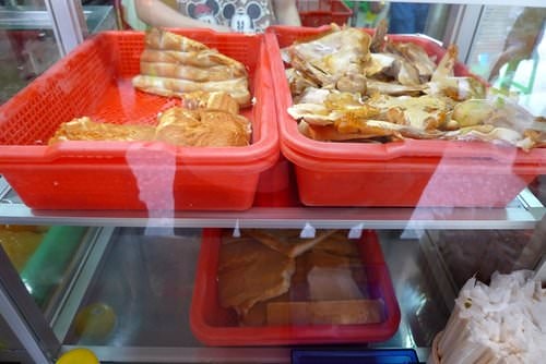 【台北】大稻埕古早味─阿華鯊魚煙、賣麵炎仔(金泉小吃店)、呷二嘴